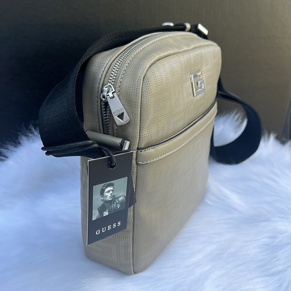 New GUESS Saddlebag HMHIDEP2358 Taupe - Picture 10 of 14